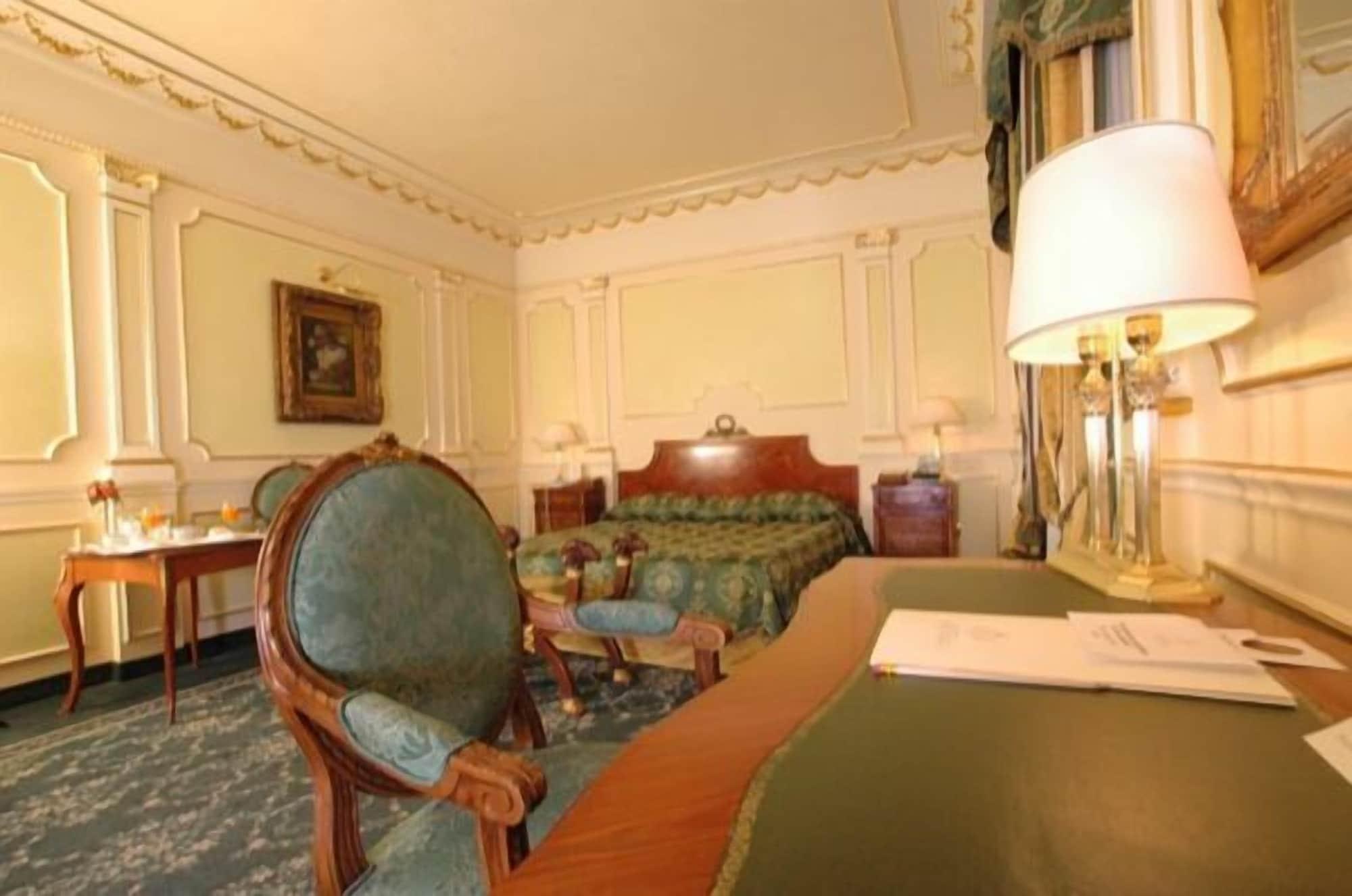 Grand Vanvitelli Hotel