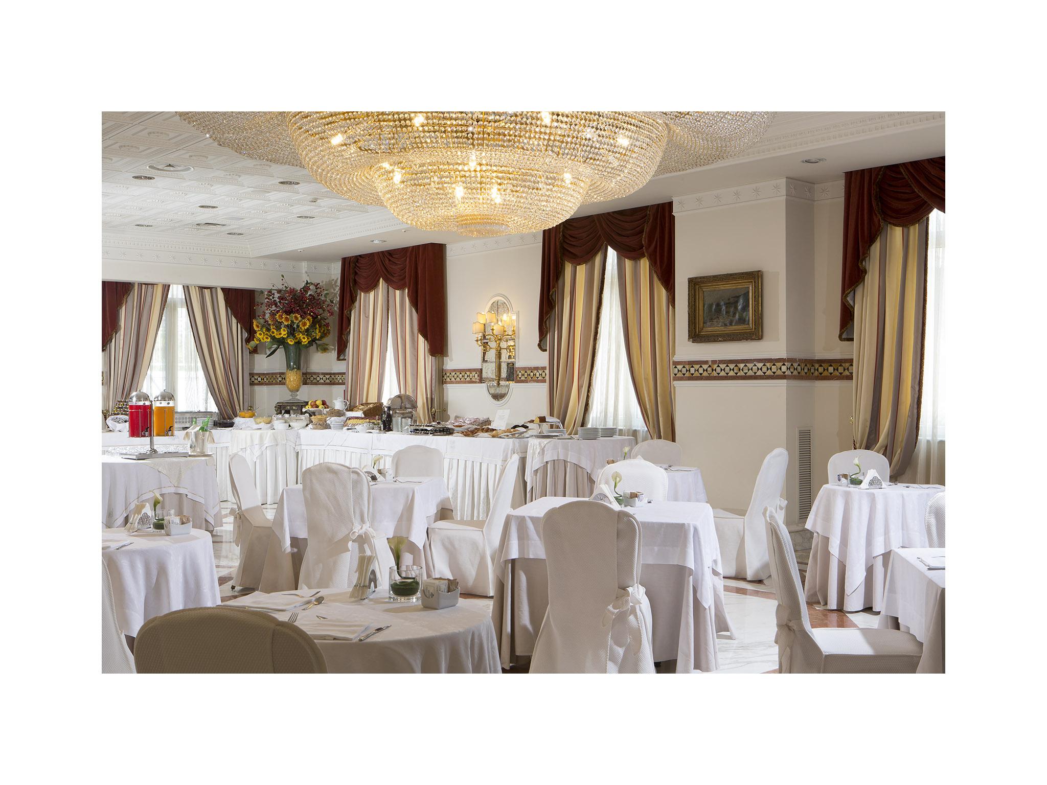Grand Vanvitelli Hotel